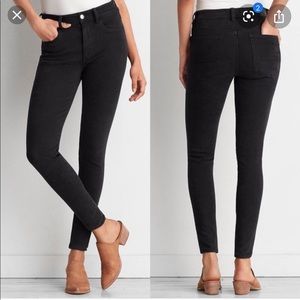 American Eagle high rise jegging. Black.